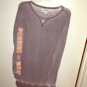 Long thin work out top with long sleeve